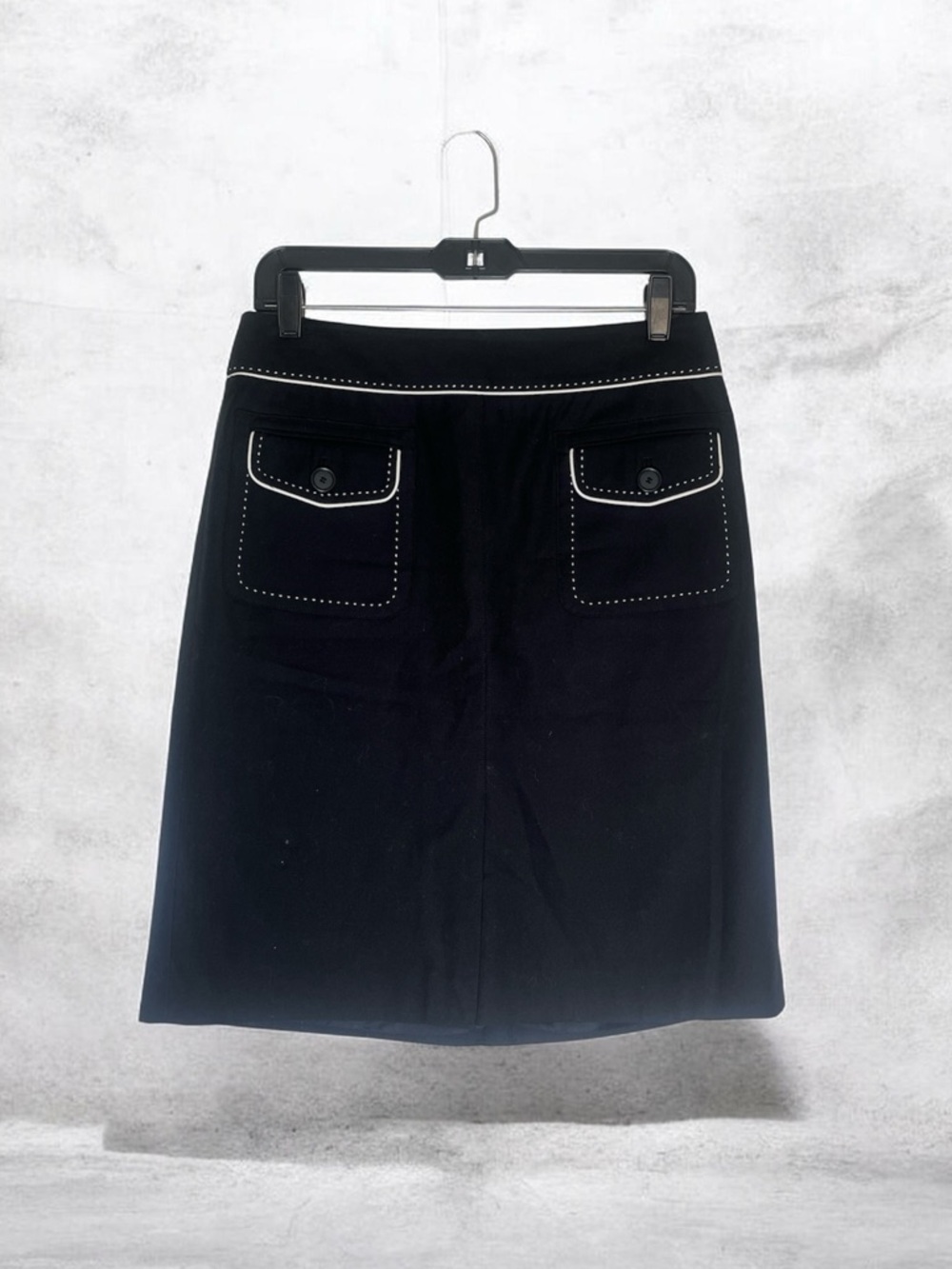 Ann Taylor Women’s Black Pencil Skirt with Contrast Stitch Pocket Detail Size 4